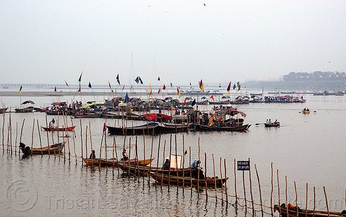 ganges river - sangam - kumbh mela 2013 (india), colored flags, dusk, fence, ganga, ganges river, hindu pilgrimage, hinduism, kumbh mela, river boats, rowing boats, small boats, triveni sangam