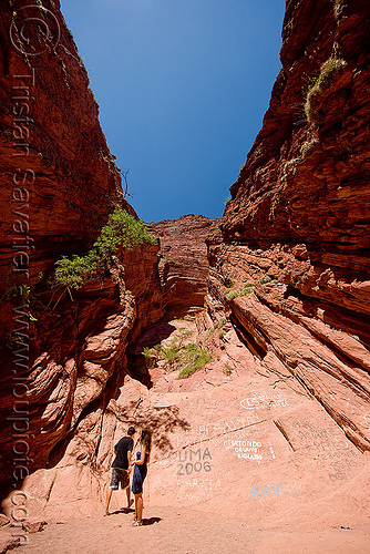 garganta del diablo - quebrada de las conchas, near cafayate (argentina), argentina, aurelie, aurélie, calchaquí valley, canyon, cliffs, garganta del diablo, mountains, noroeste argentino, quebrada de cafayate, quebrada de las conchas, rock, valles calchaquíes, woman