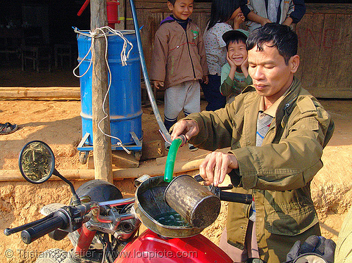 gas station - vietnam, cao bằng, gas station, man, petrol station