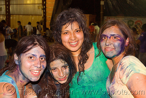 girls partying at the carnaval in jujuy capital (argentina), argentina, carnaval de la quebrada, face painting, facepaint, friends, girls, jael, jujuy capital, natalia, naty, noroeste argentino, paint, party, san salvador de jujuy, women