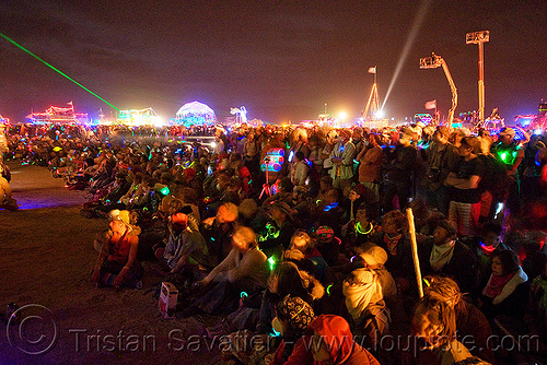 glowing crowd around the man - night of the burn - burning man 2009, burning man, crowd, night of the burn
