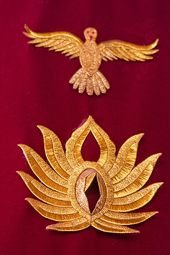 goldwork embroidery - bird and vagina symbol - church of san pedro de atacama (chile), bird, chile, embroidery, goldwork, innuendo, red, sacred art, san pedro de atacama, symbol, symbolism, vagina, vulva