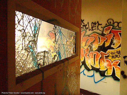 graffiti - abandoned hospital (presidio, san francisco), abandoned building, abandoned hospital, graffiti, presidio hospital, presidio landmark apartments, trespassing