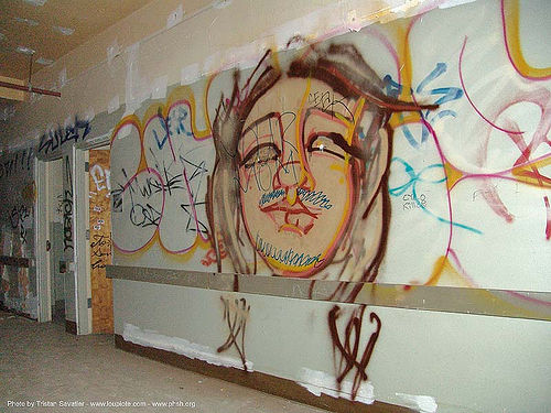 graffiti - abandoned hospital (presidio, san francisco), abandoned building, abandoned hospital, graffiti, presidio hospital, presidio landmark apartments, trespassing