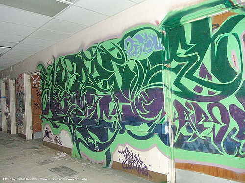 graffiti - abandoned hospital (presidio, san francisco), abandoned building, abandoned hospital, graffiti, presidio hospital, presidio landmark apartments, trespassing