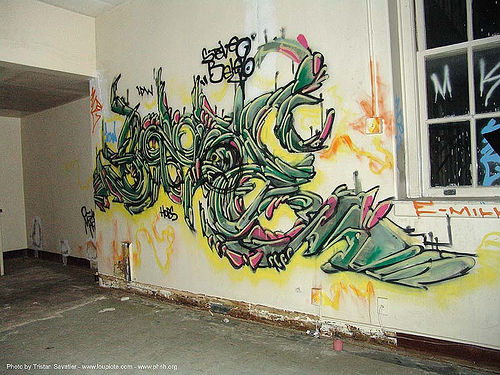 graffiti - abandoned hospital (presidio, san francisco), abandoned building, abandoned hospital, graffiti, presidio hospital, presidio landmark apartments, trespassing