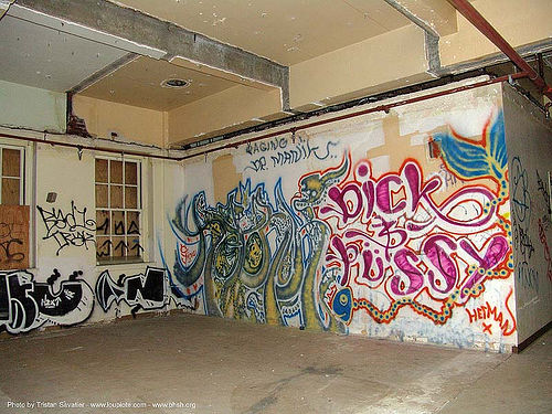 graffiti - abandoned hospital (presidio, san francisco), abandoned building, abandoned hospital, graffiti, presidio hospital, presidio landmark apartments, trespassing