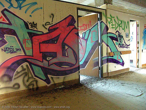 graffiti - abandoned hospital (presidio, san francisco), abandoned building, abandoned hospital, graffiti, presidio hospital, presidio landmark apartments, trespassing