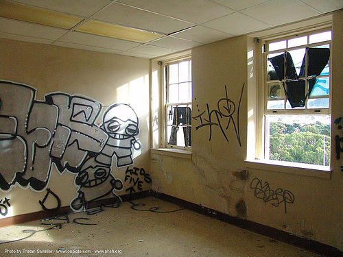 graffiti-kids5 - abandoned hospital (presidio, san francisco) - phsh, abandoned building, abandoned hospital, graffiti, presidio hospital, presidio landmark apartments, trespassing