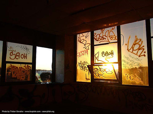 graffiti on windows - abandoned hospital (presidio, san francisco), abandoned building, abandoned hospital, graffiti, presidio hospital, presidio landmark apartments, trespassing, windows