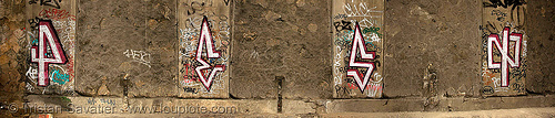 graffiti - petite ceinture - graffiti in abandoned underground railway (paris, france), graffiti, pest, photo stitching, trespassing