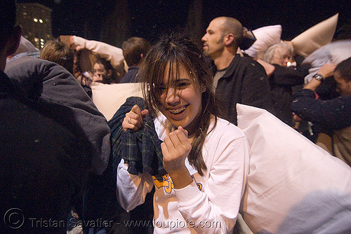 the great san francisco pillow fight 2008, down feathers, night, pillows, world pillow fight day