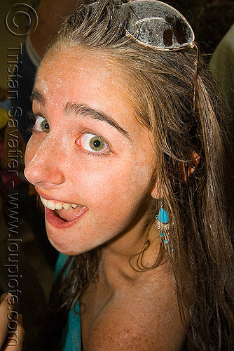 green eyed girl - carnaval de humahuaca (argentina), andean carnival, argentina, carnaval de la quebrada, green eyed, green eyes, noroeste argentino, quebrada de humahuaca, sunglasses, woman