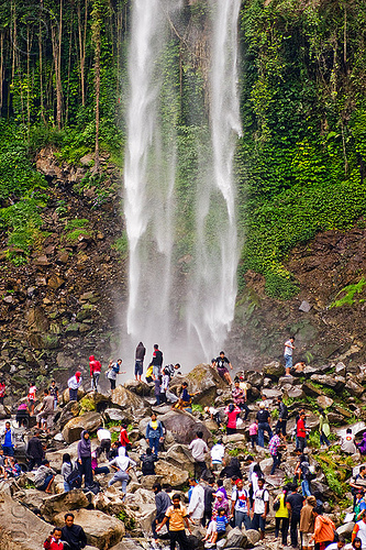 grojogan sewu waterfall, crowd, falls, grojogan sewu, indonesia, mountains, rocks, waterfall
