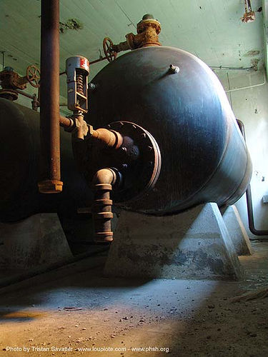 heating oil tank - basement - abandoned hospital (presidio, san francisco), abandoned building, abandoned hospital, graffiti, heating oil tank, presidio hospital, presidio landmark apartments, trespassing