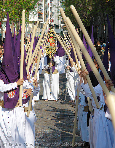 hermandad de la exaltación - semana santa en sevilla, candles, easter, hermandad de la exaltación, nazarenos, semana santa, sevilla