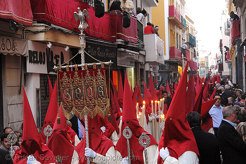 hermandad de la lanzada - semana santa en sevilla, easter, hermandad de la lanzada, nazarenos, red, semana santa, sevilla