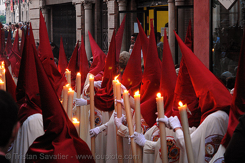 hermandad de la lanzada - semana santa en sevilla, candles, easter, hermandad de la lanzada, nazarenos, red, semana santa, sevilla