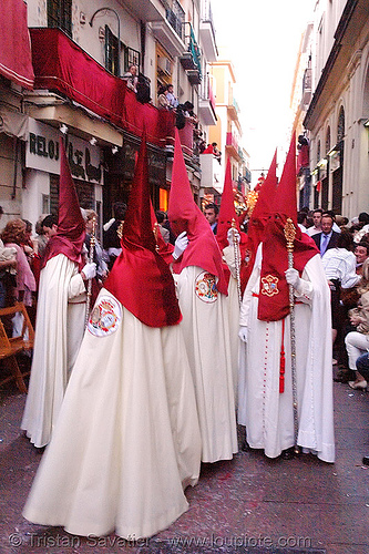 hermandad de la lanzada - semana santa en sevilla, easter, hermandad de la lanzada, nazarenos, red, semana santa, sevilla