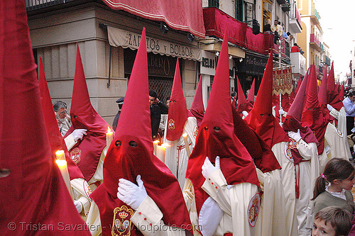 hermandad de la lanzada - semana santa en sevilla, easter, hermandad de la lanzada, nazarenos, red, semana santa, sevilla