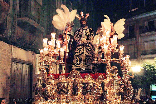 hermandad de la macarena - paso de cristo - semana santa en sevilla, candles, easter, float, hermandad de la macarena, night, paso de cristo, sacred art, semana santa, sevilla