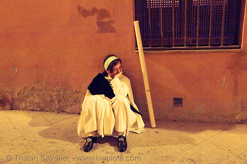 hermandad de la macarena - semana santa en sevilla, candles, easter, hermandad de la macarena, nazarenos, night, semana santa, sevilla