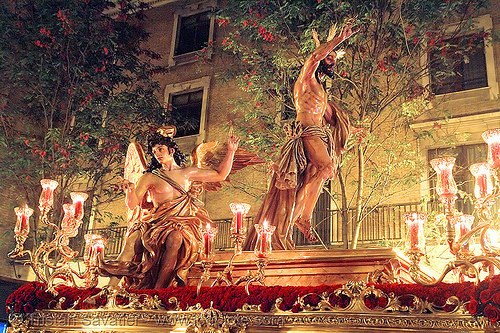 hermandad de la resurrección - paso de cristo - semana santa en sevilla, candles, easter, float, hermandad de la resurrección, night, paso de cristo, sacred art, semana santa, sevilla