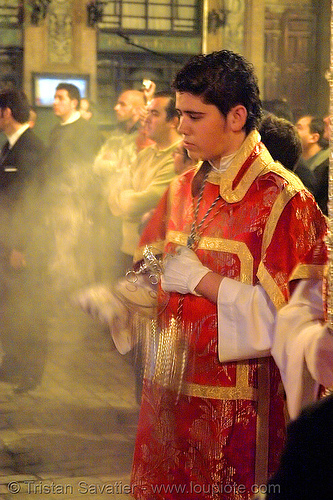 hermandad de la resurrección - semana santa en sevilla, candles, easter, hermandad de la resurrección, night, red, semana santa, sevilla