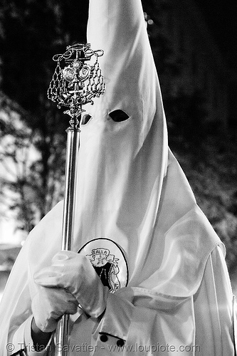 hermandad de la resurrección - semana santa en sevilla, candles, easter, hermandad de la resurrección, nazarenos, night, semana santa, sevilla