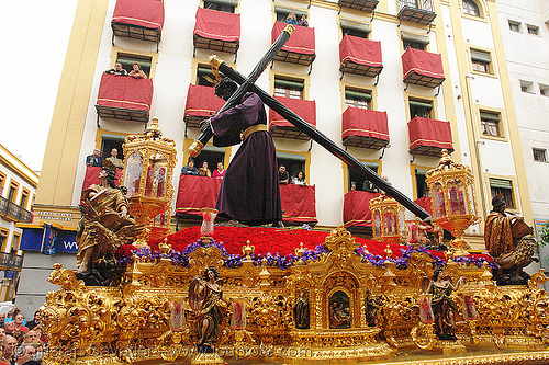 hermandad de los gitanos - paso de cristo - semana santa en sevilla, candles, carrying, cross, easter, float, hermandad de los gitanos, paso de cristo, sacred art, semana santa, sevilla