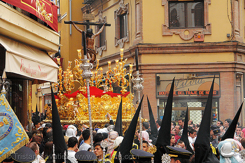 hermandad de los javieres - paso de cristo - semana santa en sevilla, easter, float, hermandad de los javieres, nazarenos, paso de cristo, sacred art, semana santa, sevilla