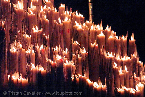 hermandad de los panaderos - candles on the paso de la virgen - semana santa en sevilla, candles, easter, float, hermandad de los panaderos, madonna, night, paso de la virgen, sacred art, semana santa, sevilla