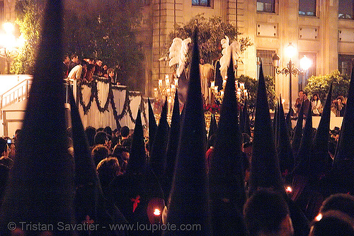 hermandad de los panaderos - nazarenos - paso de cristo - semana santa en sevilla, candles, easter, float, hermandad de los panaderos, nazarenos, night, paso de cristo, sacred art, semana santa, sevilla