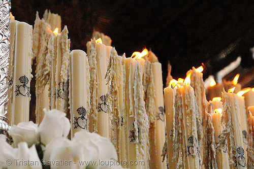 hermandad de los servitas - candles on the paso de la virgen - semana santa en sevilla, easter, float, hermandad de los servitas, madonna, paso de la virgen, sacred art, semana santa, sevilla