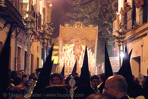 hermandad de monte-sión - paso de la virgen - semana santa en sevilla, candles, easter, float, hermandad de monte-sión, madonna, nazarenos, night, paso de la virgen, sacred art, semana santa, sevilla