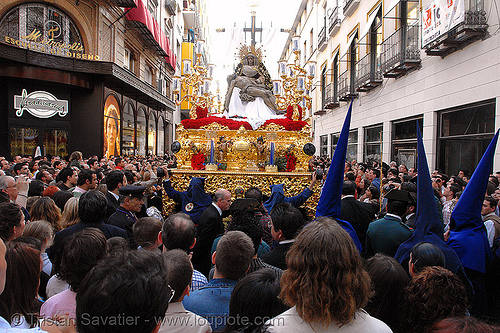 hermandad del baratillo - paso de cristo - semana santa en sevilla, easter, el baratillo, float, hermandad del baratillo, madonna, nazarenos, paso de cristo, paso de la virgen, sacred art, semana santa, sevilla