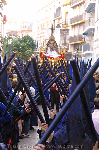 hermandad del baratillo - semana santa en sevilla, candles, easter, el baratillo, hermandad del baratillo, nazarenos, semana santa, sevilla