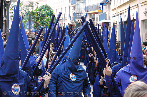 hermandad del baratillo - semana santa en sevilla, candles, easter, el baratillo, hermandad del baratillo, nazarenos, semana santa, sevilla