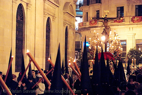 hermandad del museo - paso de cristo - semana santa en sevilla, candles, easter, el museo, float, hermandad del museo, nazarenos, night, paso de cristo, sacred art, semana santa, sevilla