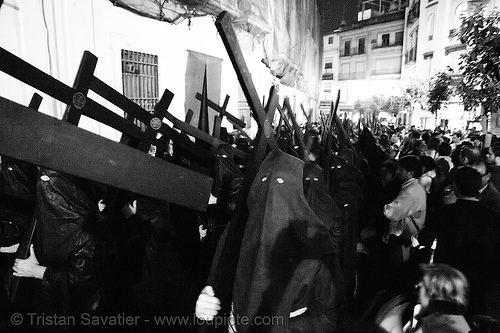 hermandad del silencio - nazarenos - semana santa en sevilla, candles, carrying, cross, crosses, easter, el silencio, hermandad del silencio, nazarenos, night, semana santa, sevilla