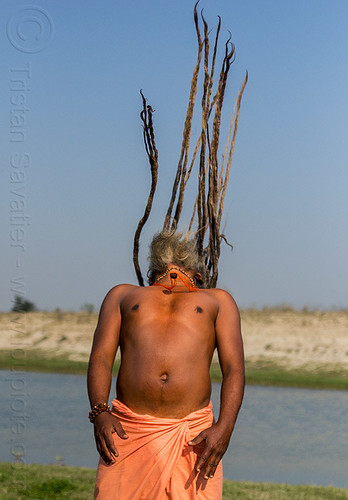 hindu baba throwing dreadlocks in the air (india), baba, dreadlocks, hindu pilgrimage, hinduism, kumbh mela, man, sadhu, throw, throwing