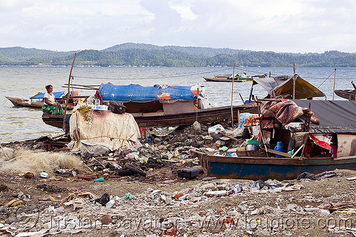 homeless living on boats, borneo, encampment, environment, garbage, homeless camp, lahad datu, malaysia, ocean, plastic trash, pollution, poor, sea, seashore, single use plastics, small boats, wasteland