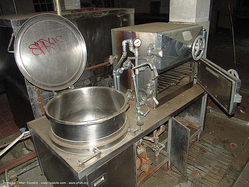 hospital-kitchen - oven - abandoned hospital (presidio, san francisco), abandoned building, abandoned hospital, graffiti, industrial kitchen, presidio hospital, presidio landmark apartments, trespassing