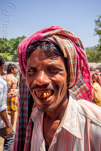 indian man smiling - betel nut teeth (india), betel leaf, betel nut, betelnut teeth, headdress, indian man, muslim, turban, west bengal