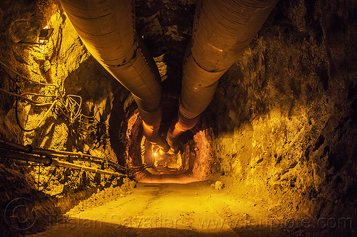 industrial road tunnel - lanco hydro power project - teesta river - sikkim (india), adit, air ducts, hydro-electric, pipes, sikkim, teesta, tista, trespassing, tunnel, urbex, wiring