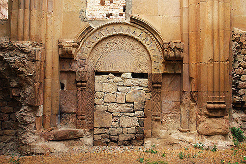 işhan monastery - georgian church ruin (turkey country), byzantine architecture, door, georgian church ruins, ishan church, ishan monastery, işhan, low-relief, orthodox christian