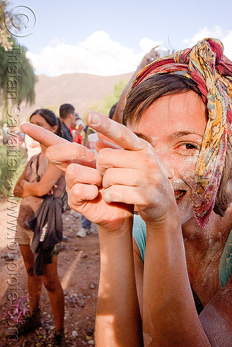 jimena - carnaval de tilcara (argentina), andean carnival, argentina, carnaval de la quebrada, fingers, hand, jimena, noroeste argentino, quebrada de humahuaca, tilcara, woman