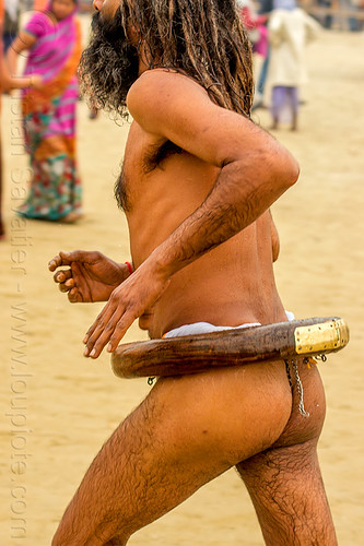 kathia naga baba (vaishnava) wearing a arbandh (sort of chastity belt ) - kumbh mela 2013 (india), arbandh, brass, chastity belt, hindu pilgrimage, hinduism, hinge, kathia baba, kumbh mela, langoti, man, naga babas, naga sadhus, nimbarki sampradaya, sadhu, vaishnavas, wooden