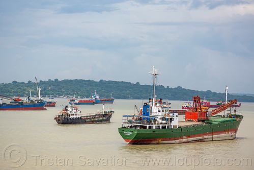 khatulistiwa 8 - general cargo ship, boat, cargo ship, madura strait, merchant ship, moored, mooring, surabaya