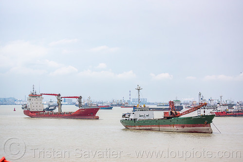 khatulistiwa 8 - general cargo ship, boat, cargo ship, madura strait, merchant ship, moored, mooring, surabaya